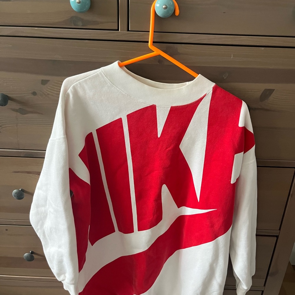 Women’s Vintage Nike Red and White Crewneck Sweatshirt